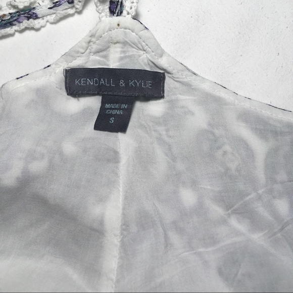 KENDALL & KYLIE  FLORAL ROMPER🌈 - Picture 7 of 8